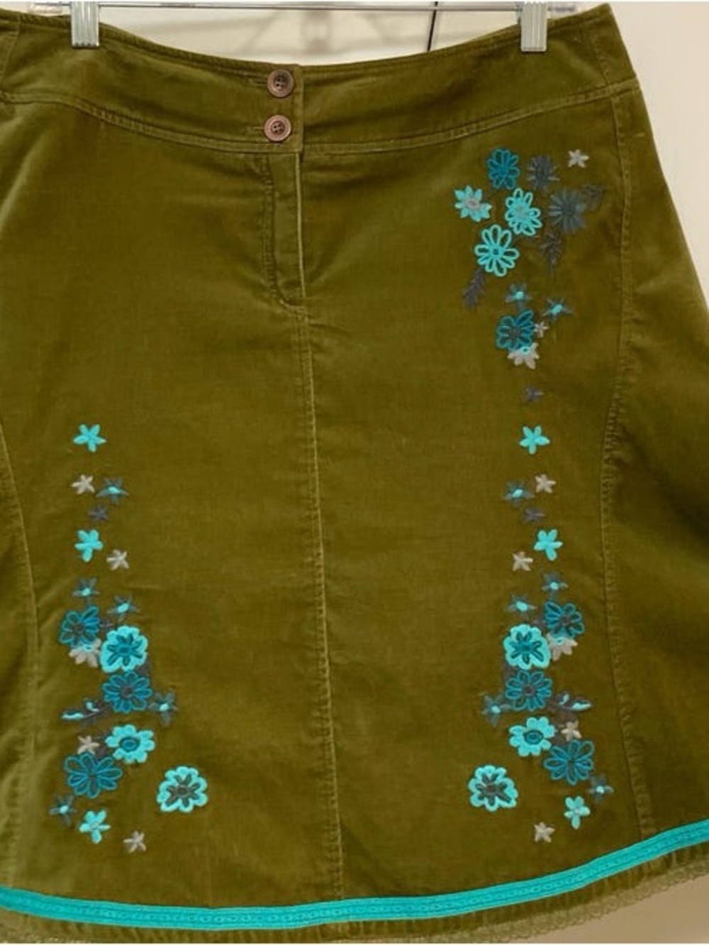 Y2K Vintage Green Corduroy Skirt with Floral Embroidery